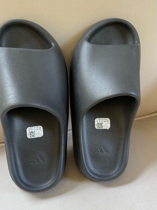 NWT adidas Yeezy Slide Onyx HQ6448 Men’s Size 8 Authentic Black main image 4